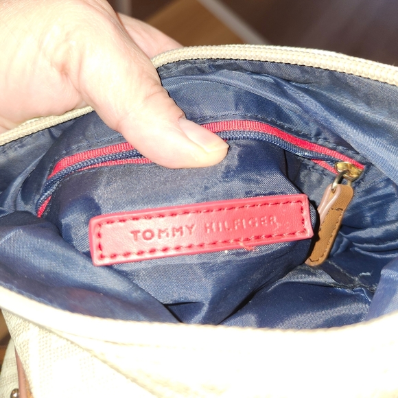 Tommy Hilfiger Brown and Cream Crossbody Bag - Picture 4 of 4